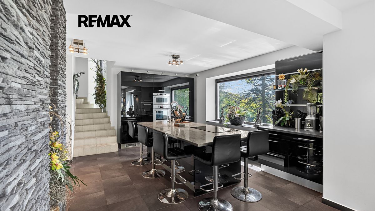 Prodej vily 228 m², pozemek 4472 m² – fotografie 2