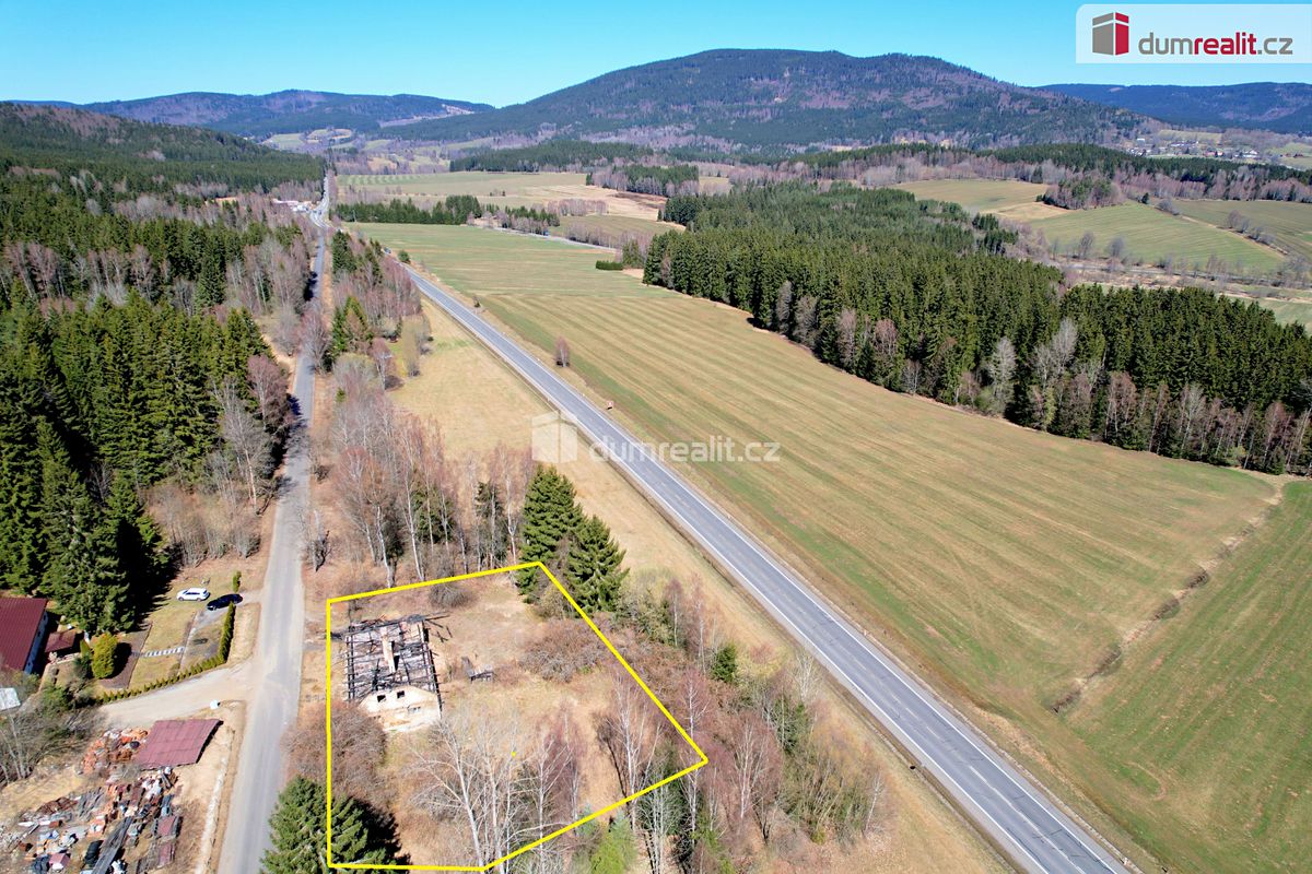 Prodej rodinného domu 327 m², pozemek 2947 m² – fotografie 3