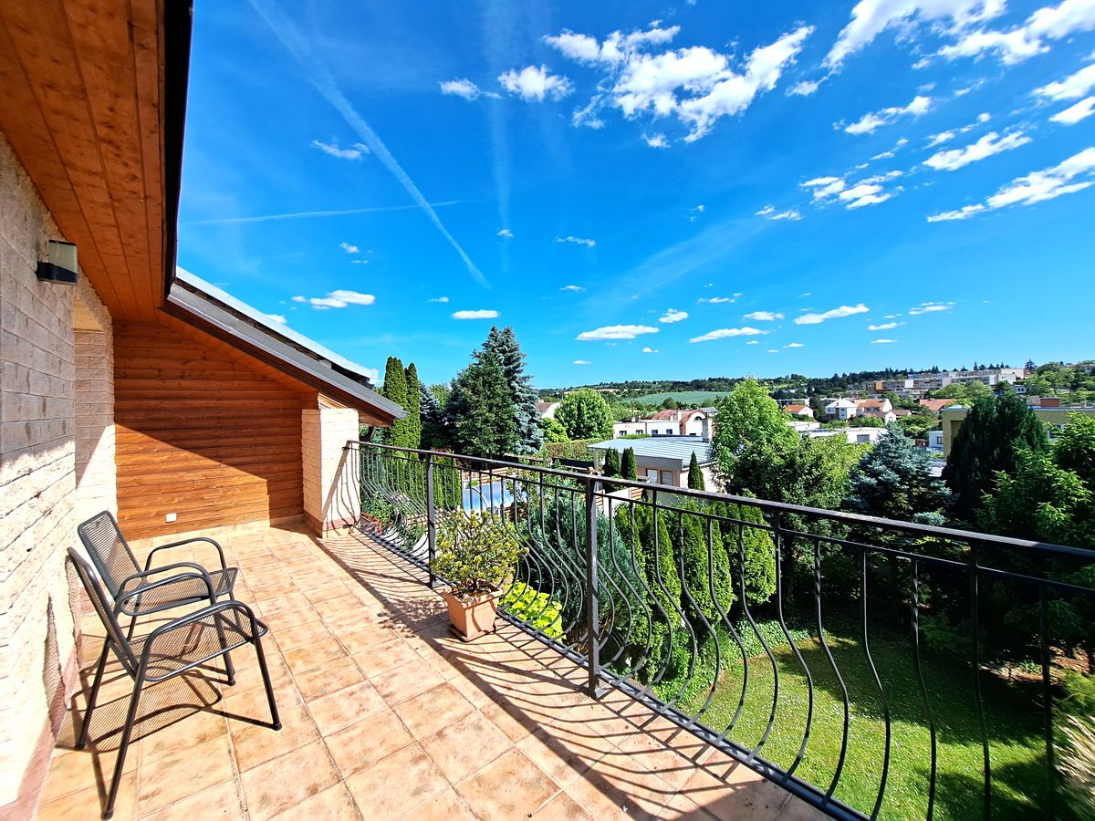 Prodej rodinného domu 204 m², pozemek 300 m²