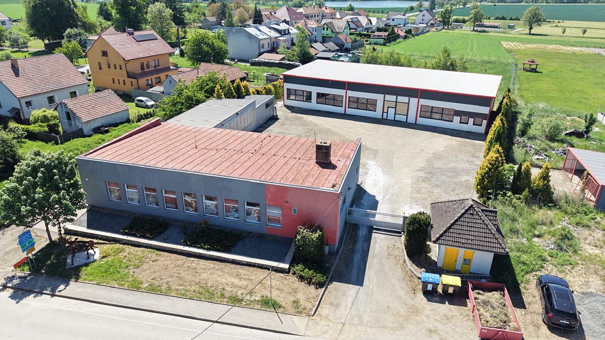 Pronájem skladového prostoru 1867 m² – fotografie 3
