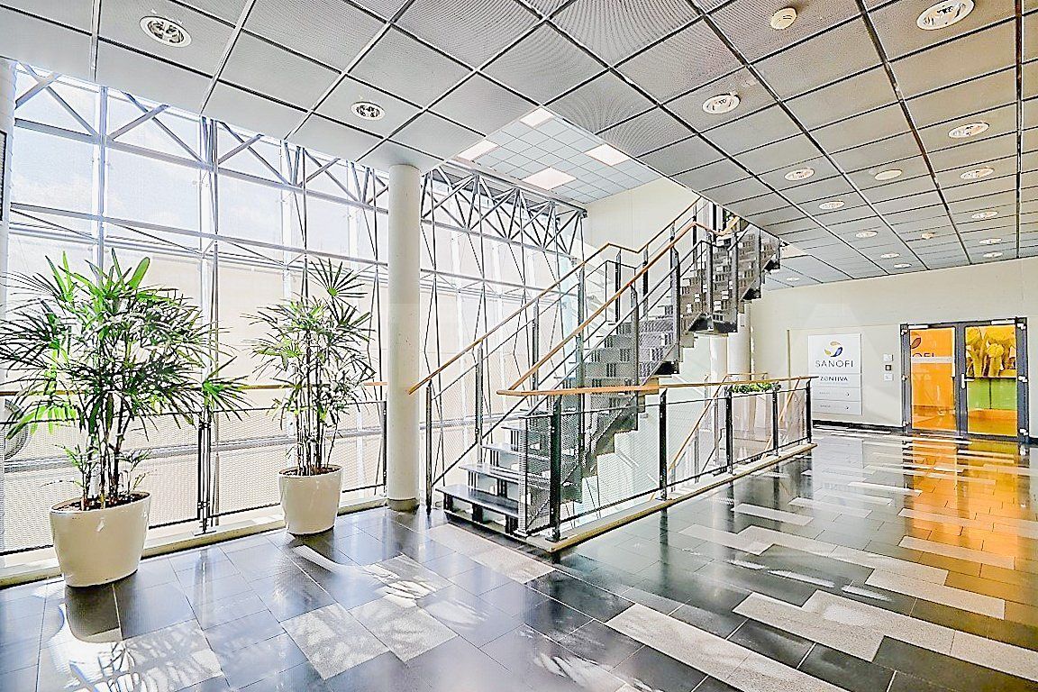 Pronájem kanceláře 956 m² – fotografie 5