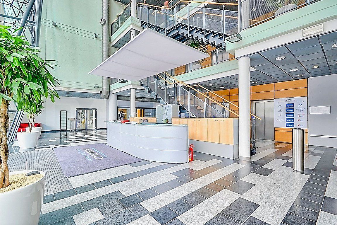 Pronájem kanceláře 956 m² – fotografie 4