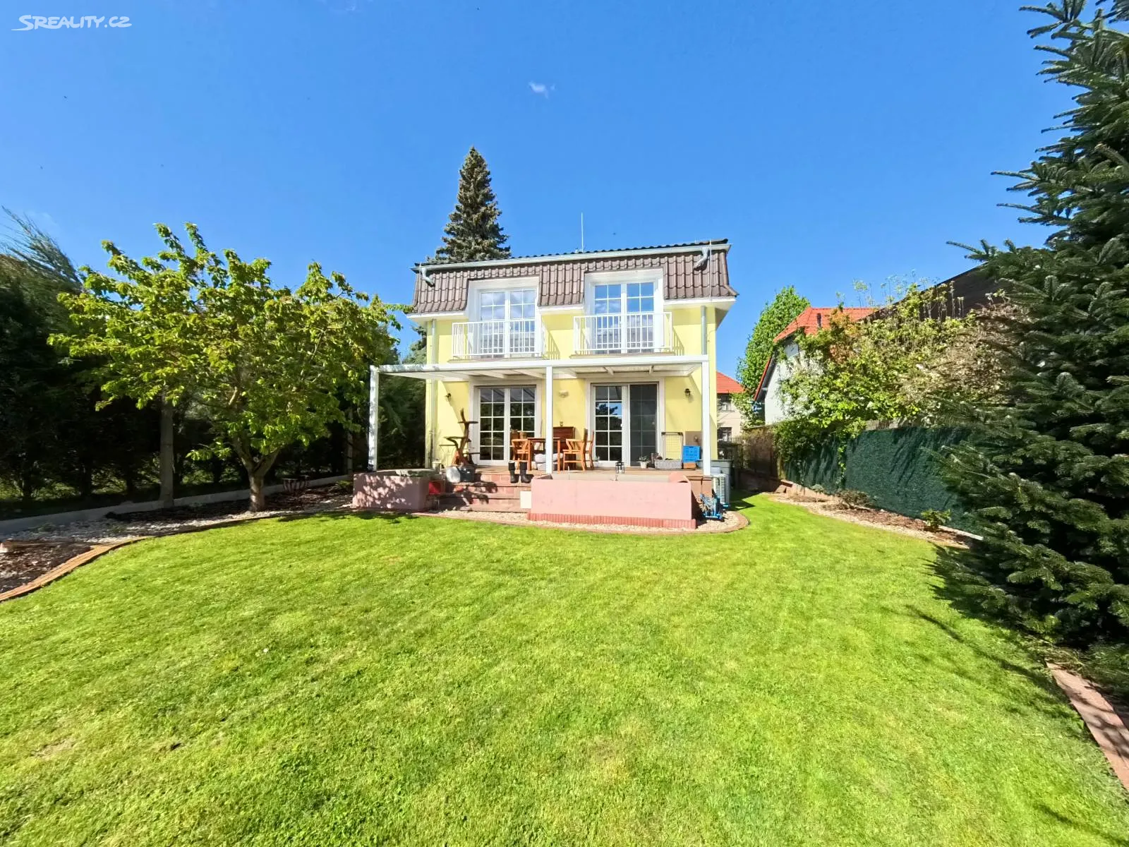 Pronájem rodinného domu 200 m², pozemek 425 m²