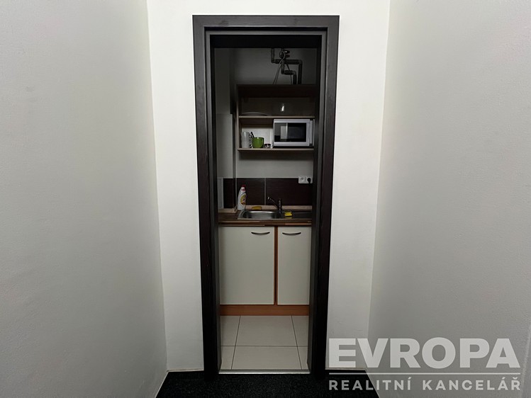 Gewerbefläche zur Miete, 18 m² (5 von 7)