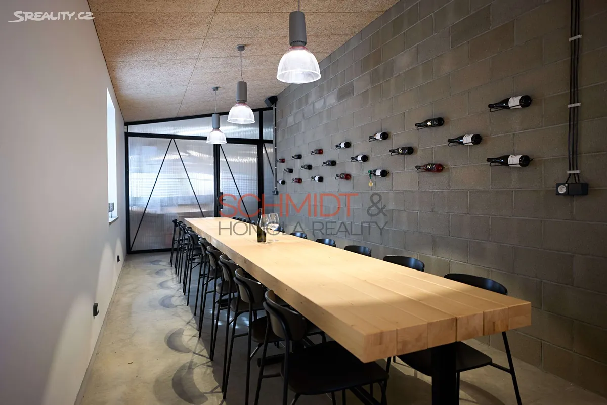 Pronájem obchodního prostoru 146 m²