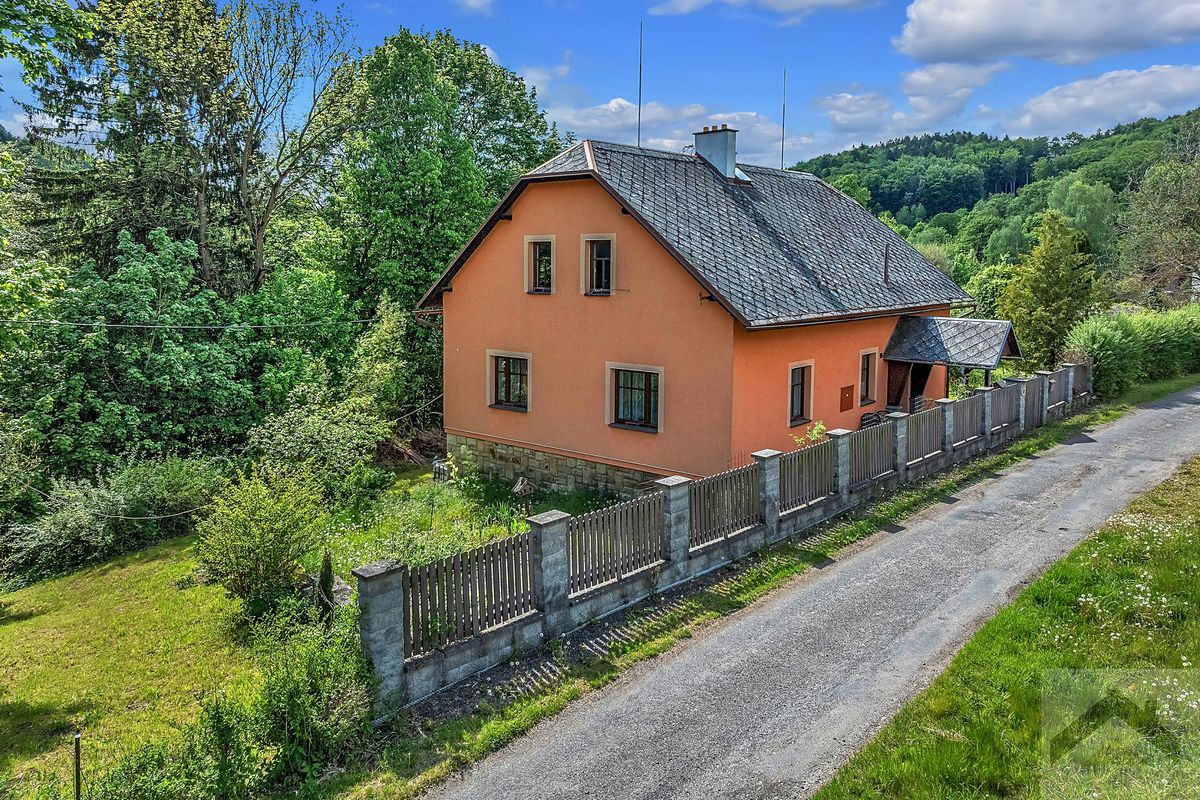Prodej rodinného domu 150 m², pozemek 3188 m²