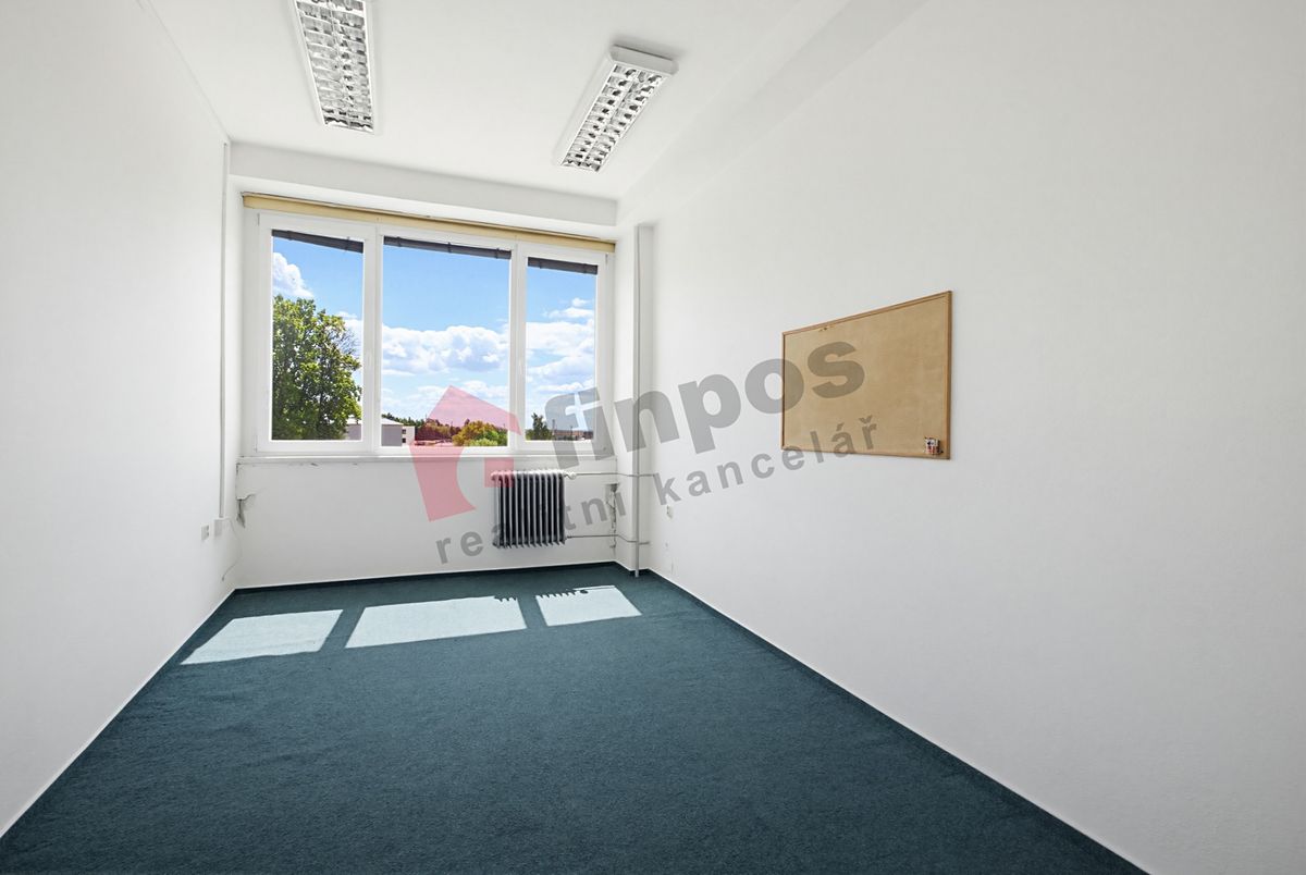 Pronájem kanceláře 131 m² – fotografie 3
