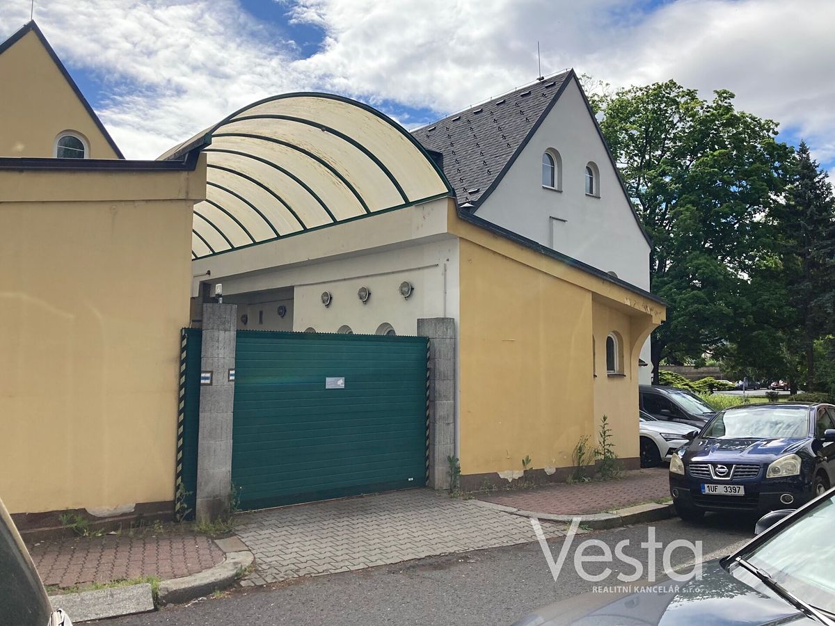 Pronájem skladového prostoru 207 m²