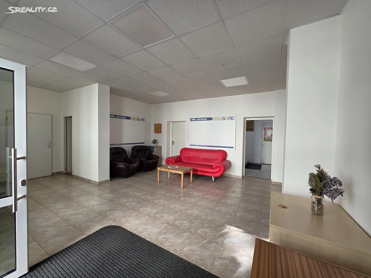 Pronájem obchodního prostoru 102 m² – pohled 2