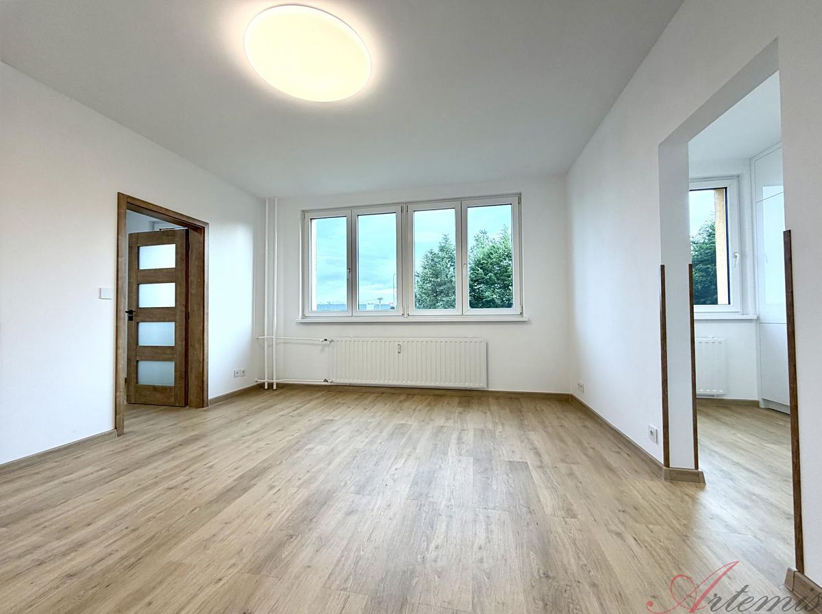 Pronájem bytu 2+1 45 m² – fotografie 5