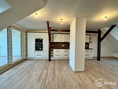 Pronájem bytu 3+kk 97 m²