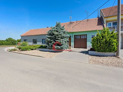 Prodej rodinného domu 288 m², pozemek 938 m²
