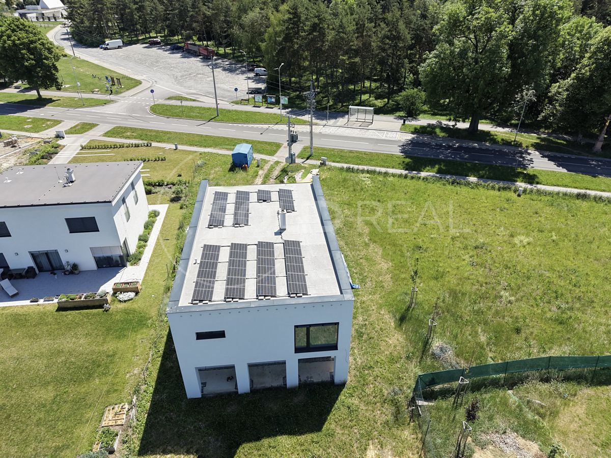 Prodej rodinného domu 219 m², pozemek 938 m² – fotografie 2