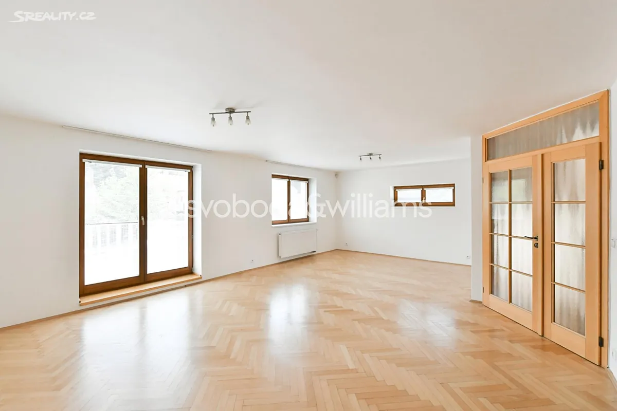 Pronájem rodinného domu 350 m², pozemek 491 m², Praha