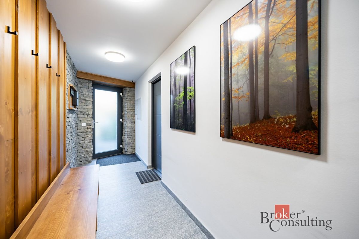 Prodej rodinného domu 213 m², pozemek 350 m² – fotografie 4