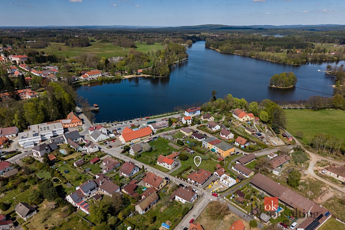 Prodej rodinného domu 220 m², pozemek 887 m² – fotografie 2