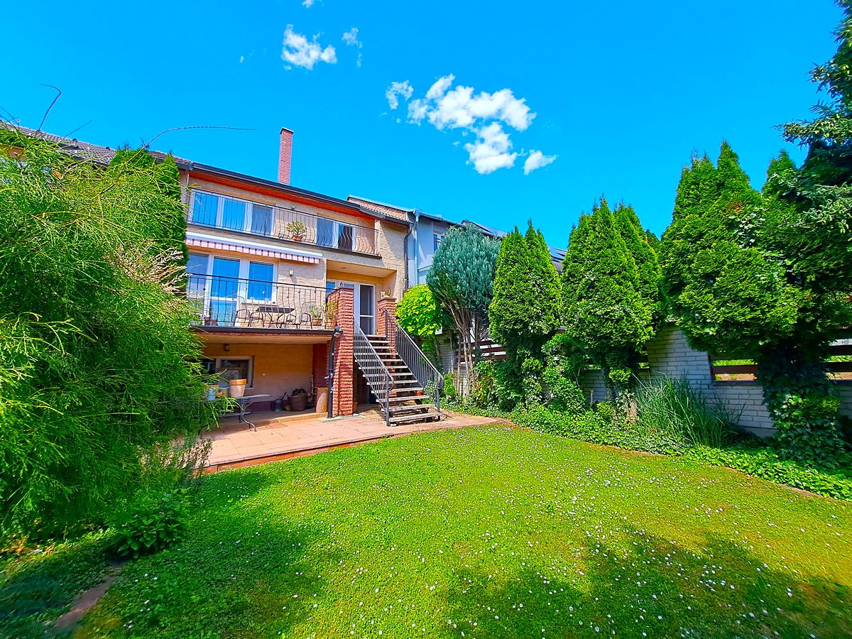 Prodej rodinného domu 204 m², pozemek 300 m² – fotografie 5