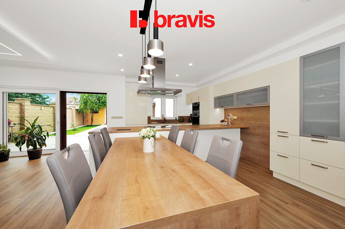 Prodej bytu 6 pokojů a více 262 m²