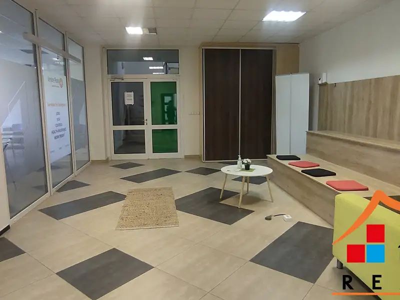Pronájem kanceláře 241 m², Ostrava – náhled fotky 2