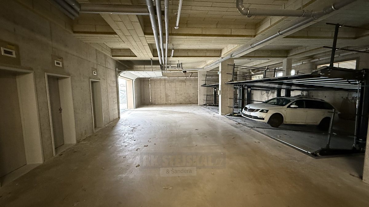 Prodej garážového stání 13 m²