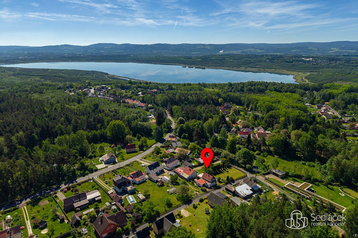 Prodej rodinného domu 300 m², pozemek 1019 m² – fotografie 2