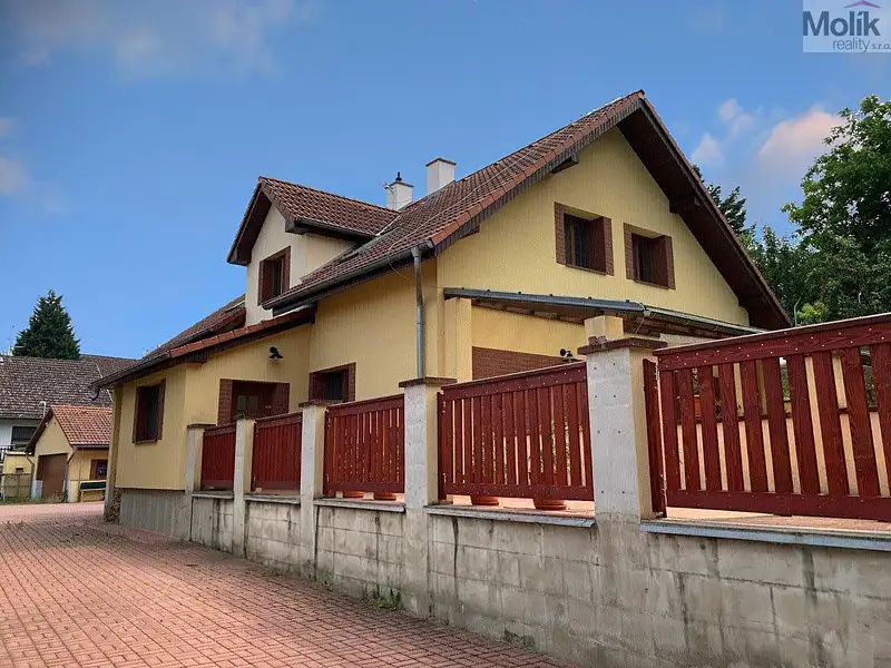Prodej rodinného domu 238 m², pozemek 1352 m², Teplice – náhled fotky 2