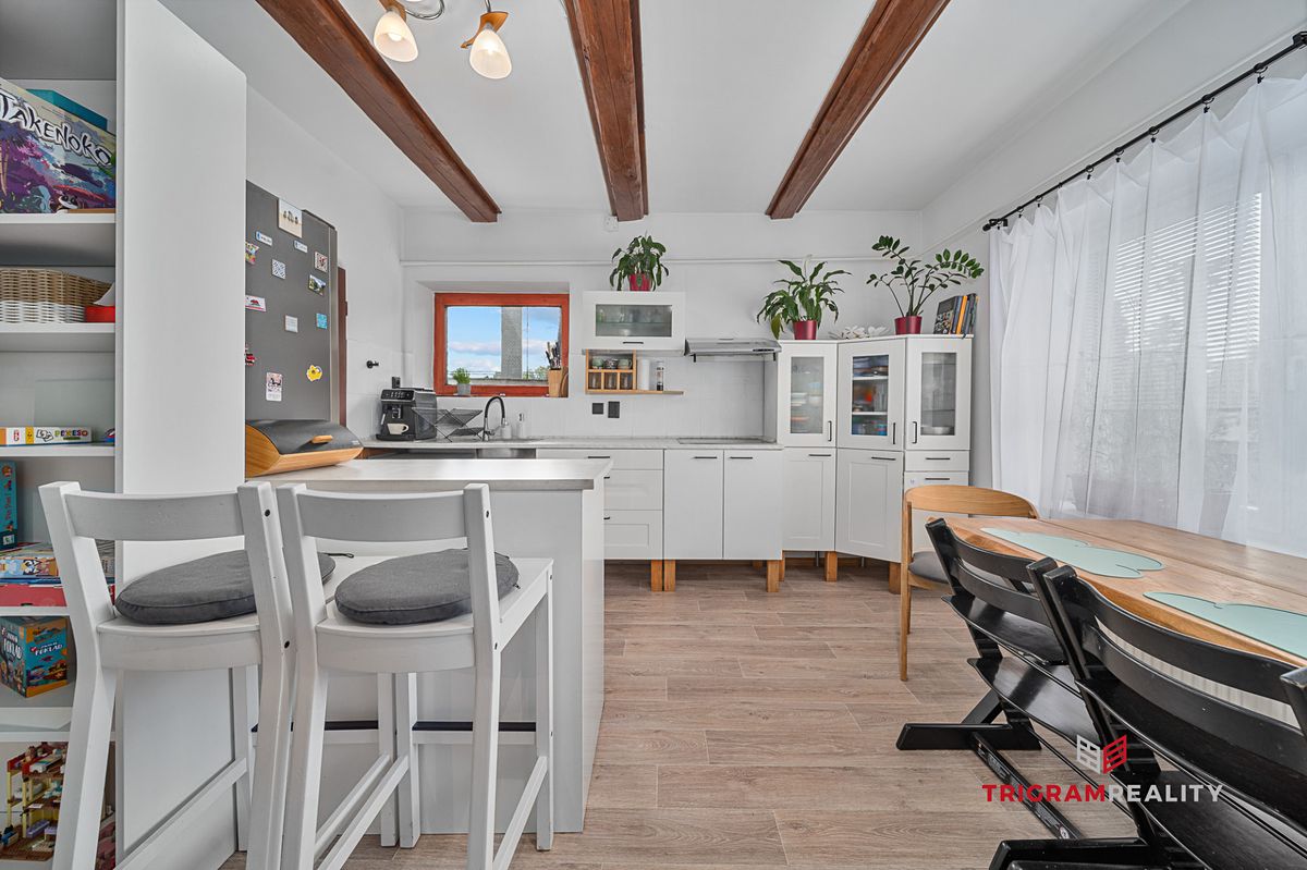 Prodej rodinného domu 160 m², pozemek 770 m² – fotografie 3