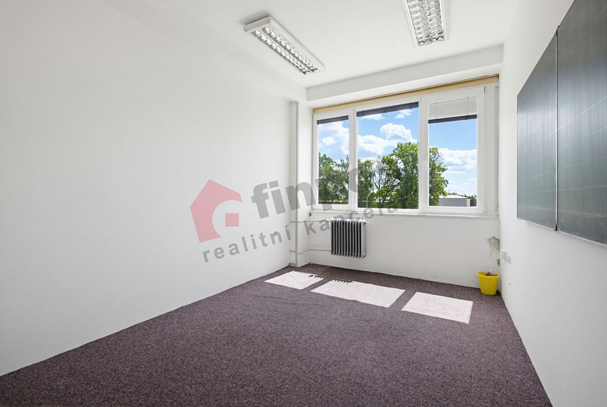 Pronájem kanceláře 131 m² – fotografie 5