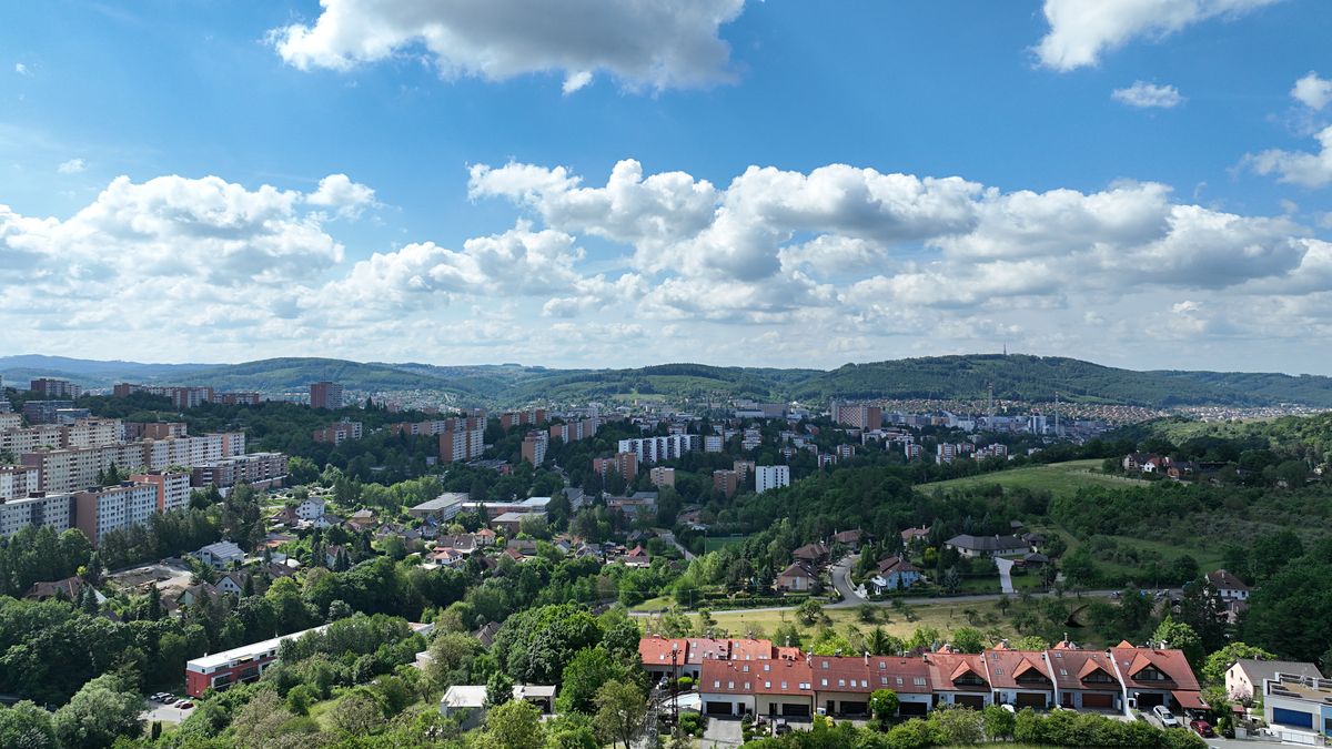 Prodej stavebního pozemku 840 m² – fotografie 2