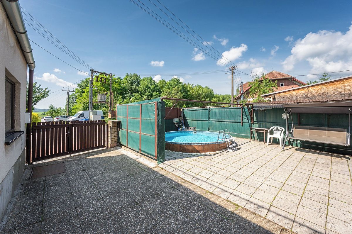 Prodej rodinného domu 194 m², pozemek 263 m² – fotografie 2