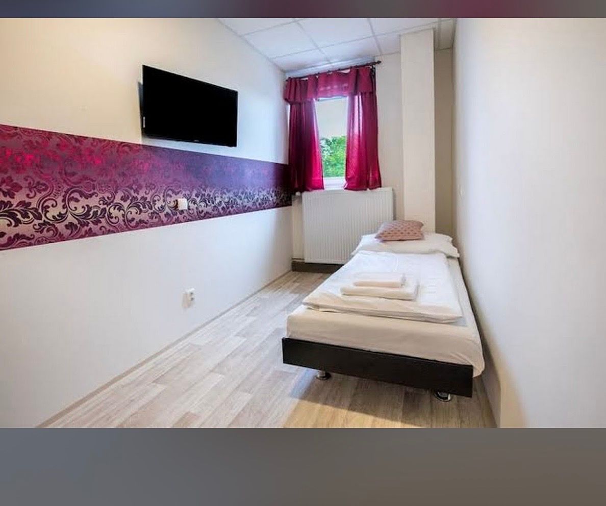 Pronájem bytu 1+kk 30 m² – fotografie 3