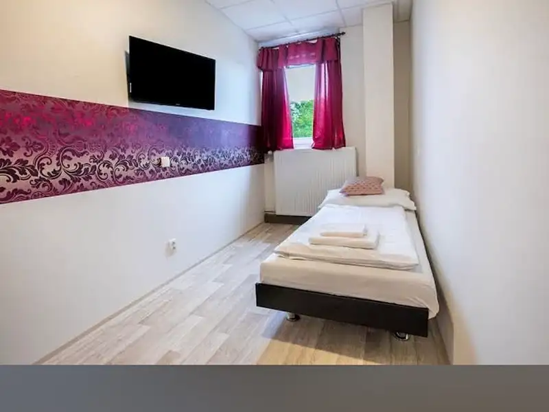 Pronájem bytu 1+kk 30 m², Benešov – náhled fotky 3