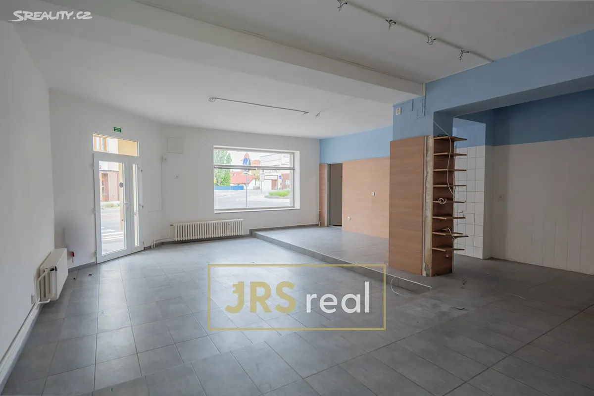 Pronájem obchodního prostoru 143 m² – pohled 2