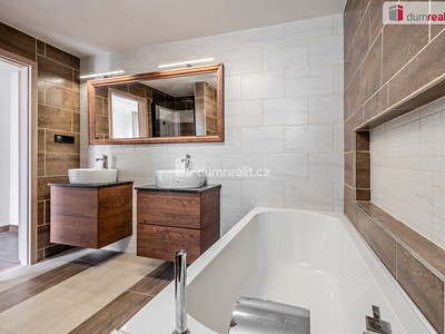 Prodej  rodinného domu 460 m², pozemek 225 m²