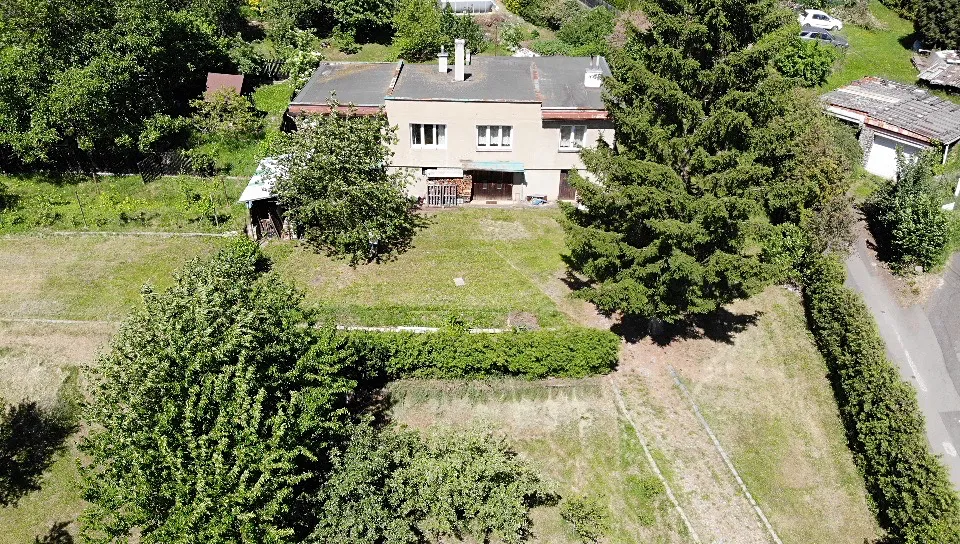 Prodej rodinného domu 300 m², pozemek 1770 m²
