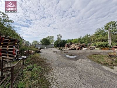 Pronájem komerčního pozemku 900 m²