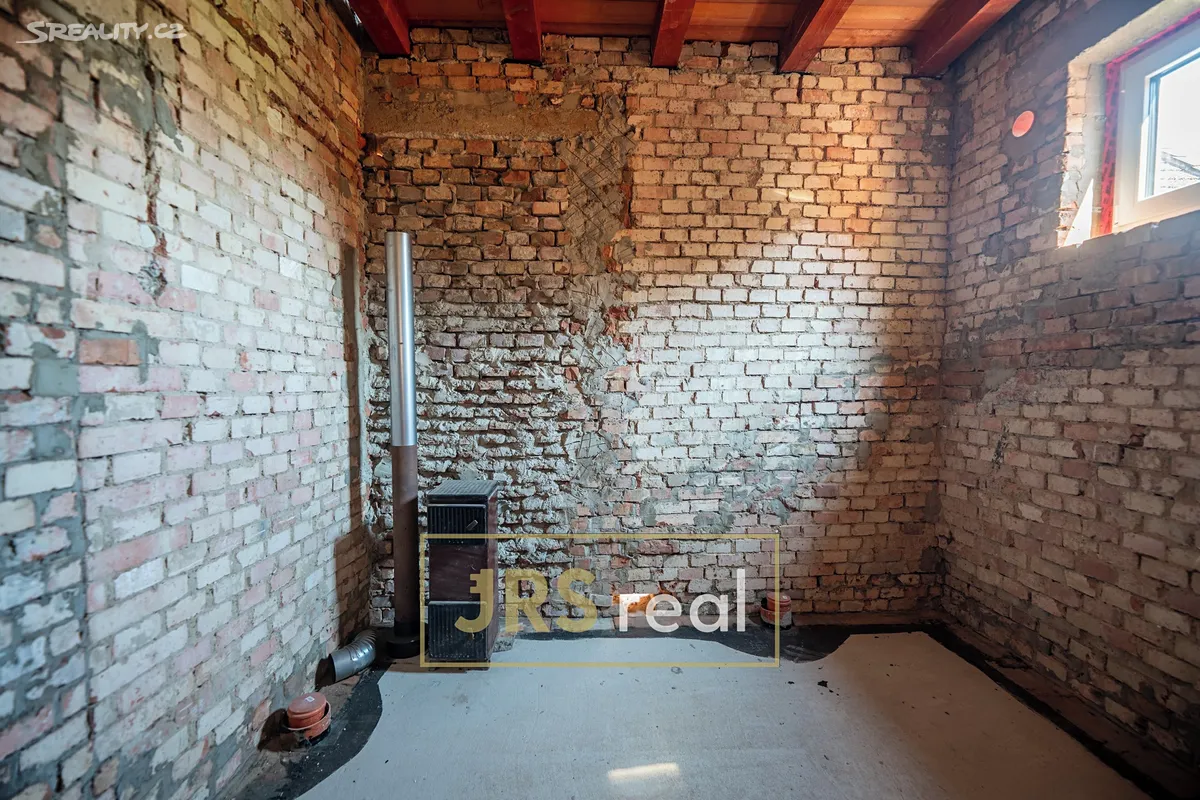 Prodej rodinného domu 527 m², pozemek 1300 m² – pohled 4