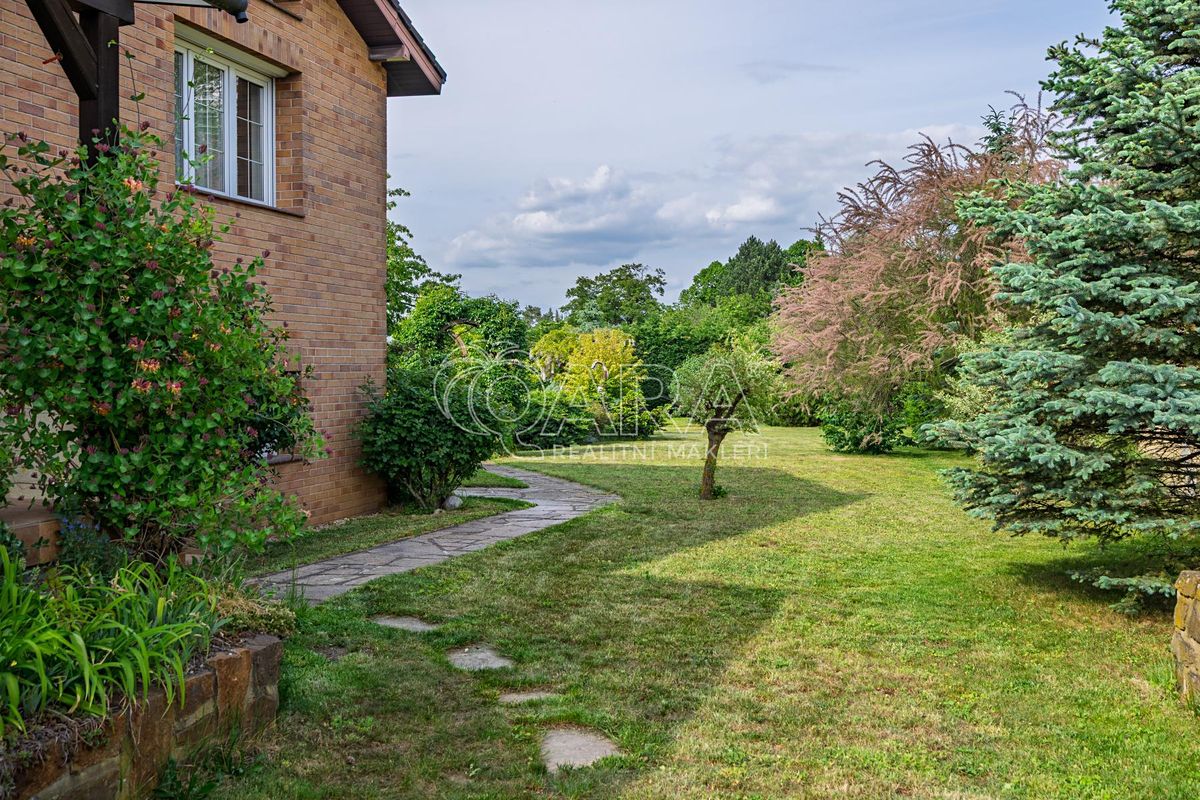 Prodej rodinného domu 384 m², pozemek 1835 m² – fotografie 4