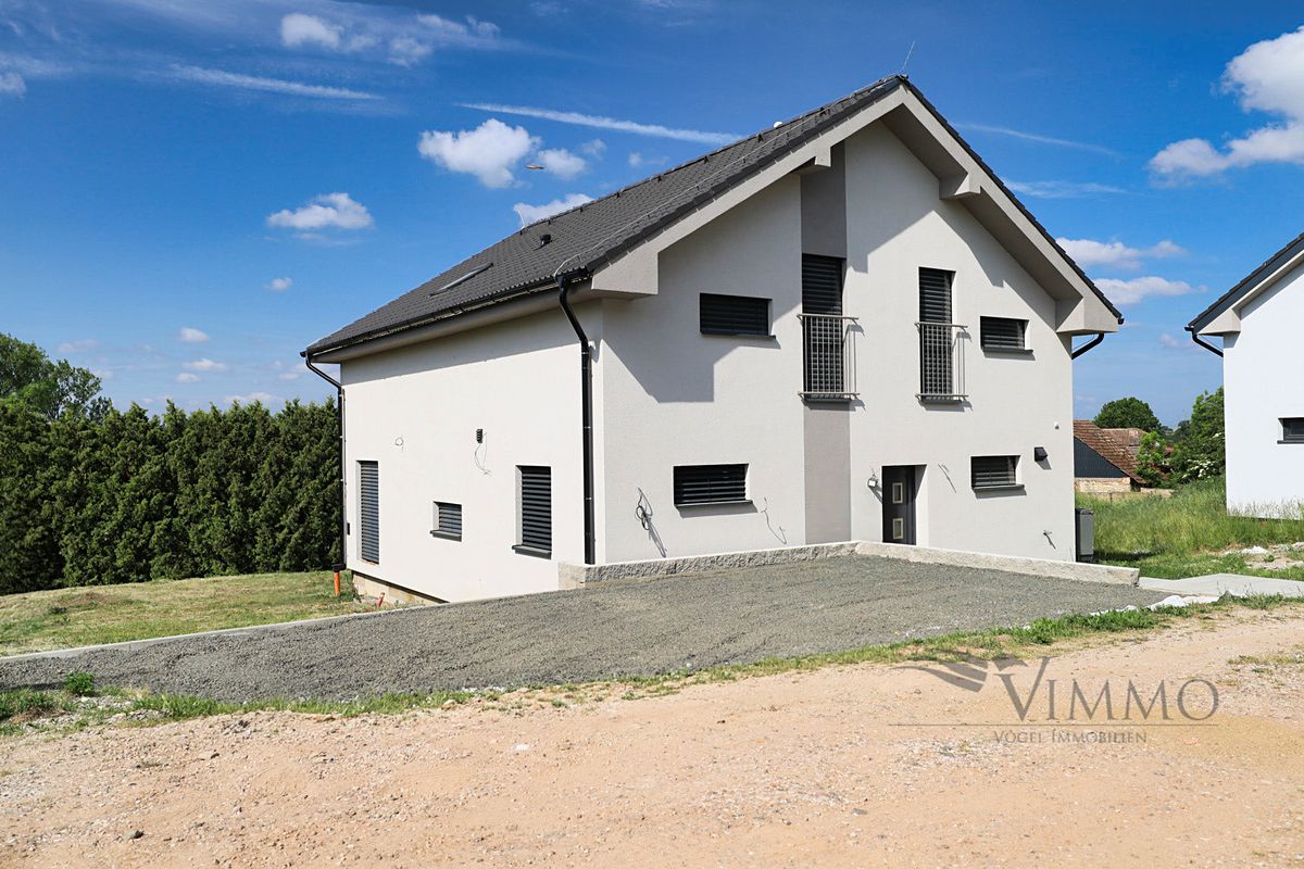 Prodej rodinného domu 173 m², pozemek 1045 m² – fotografie 2