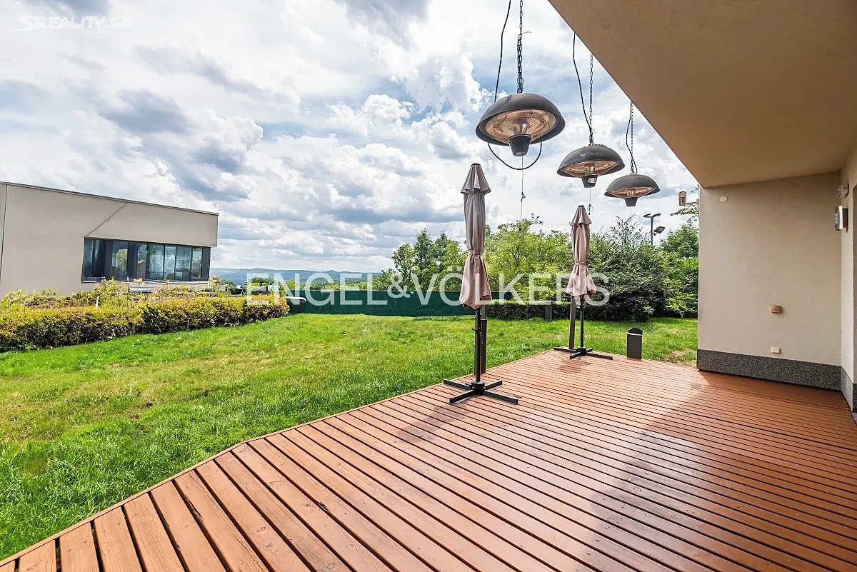 Pronájem vily 315 m², pozemek 1493 m² – pohled 3