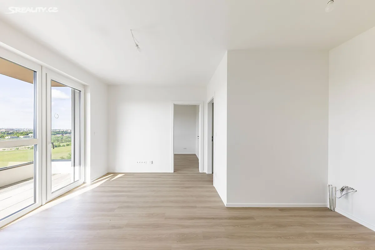 Prodej bytu 2+kk 35 m² – pohled 2