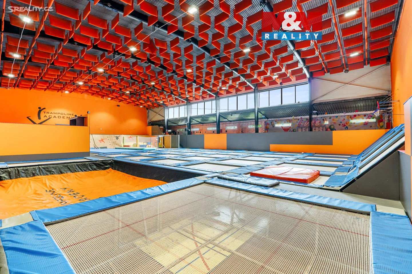 Prodej obchodního prostoru 3086 m²