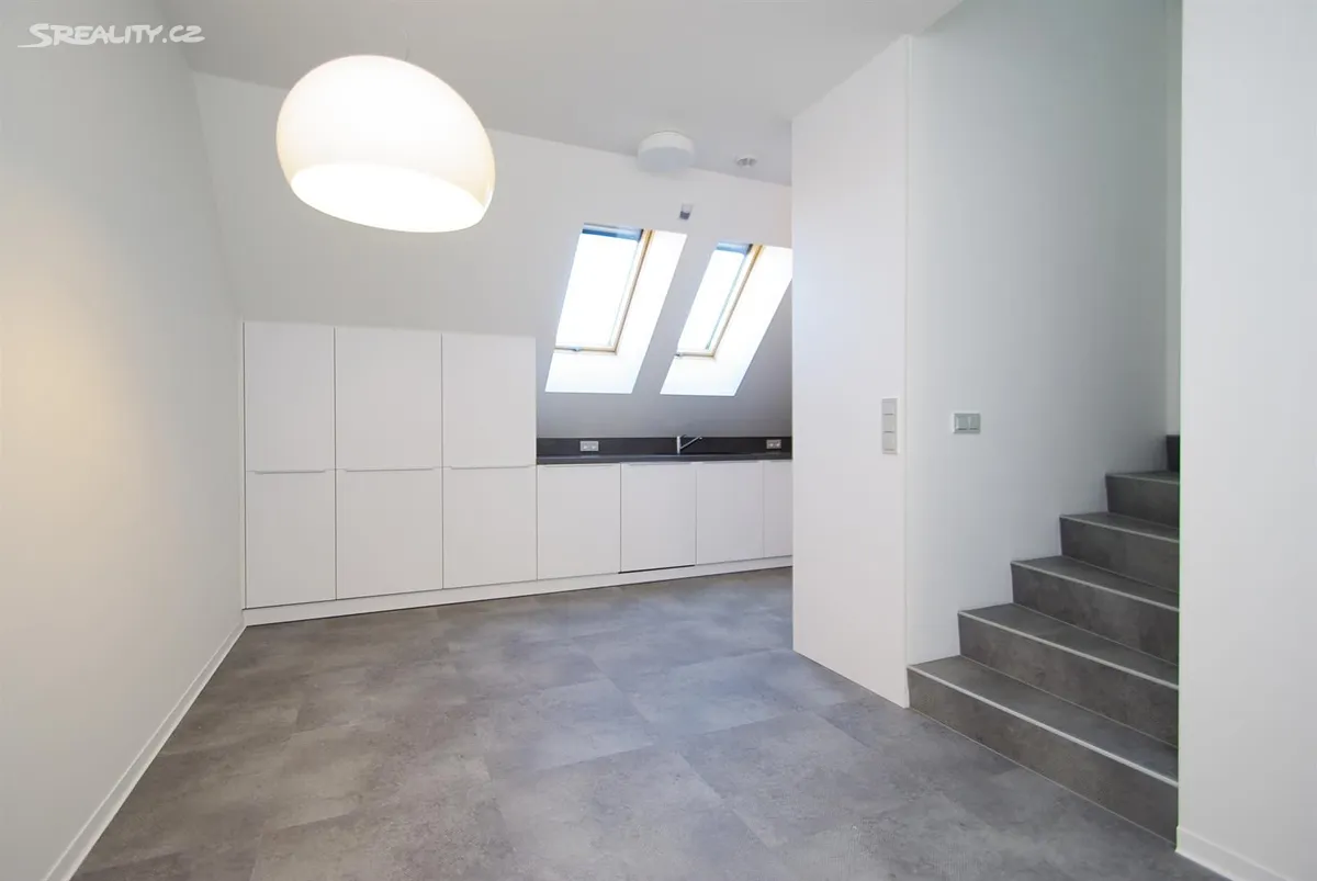 Pronájem bytu atypický 82 m² – další