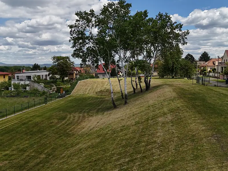 Prodej stavebního pozemku 2447 m², Roudnice nad Labem – náhled fotky 2