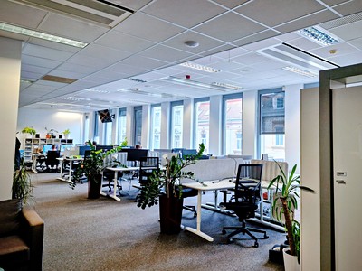 Pronájem kanceláře 272 m²