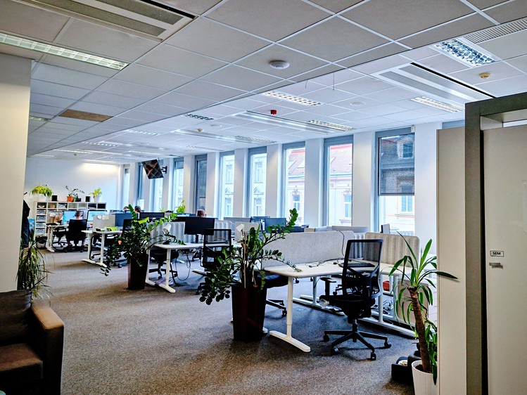 Комерційне приміщення в оренду, 272 м² (1 з 9)