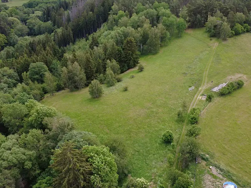 Prodej stavebního pozemku 2215 m², Planá – náhled fotky 2