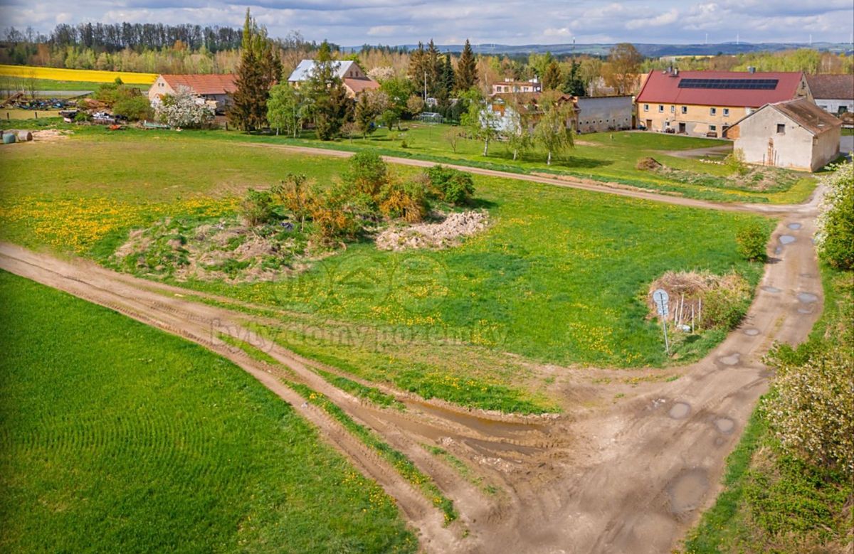 Prodej stavebního pozemku 14067 m² – fotografie 2