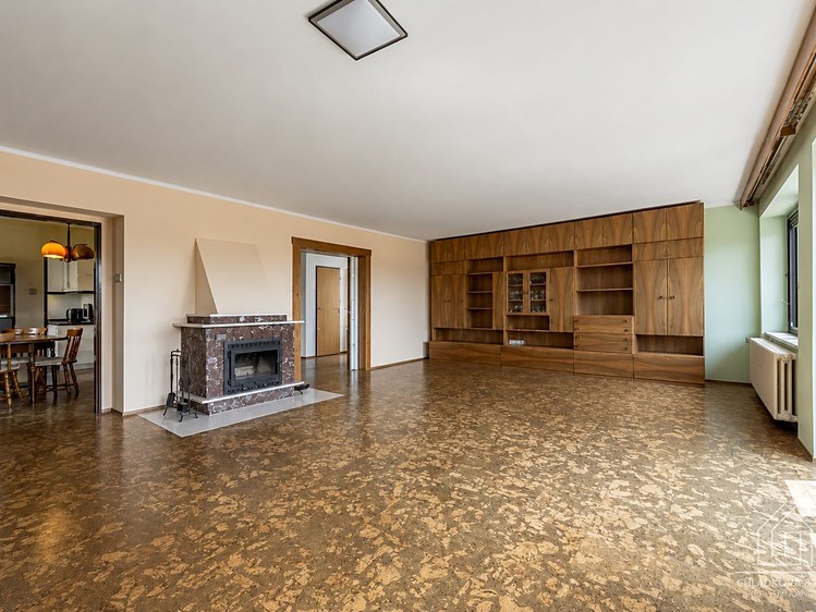 Haus zum Kauf, 337 m² (2 von 6)