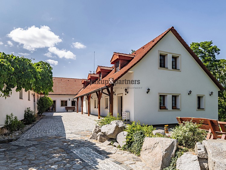 Prodej domu, 1 079 m² (4 z 27)